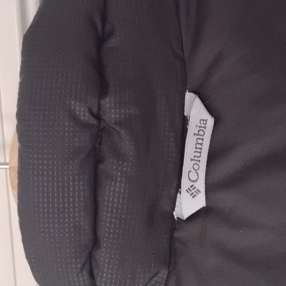 Columbia Black Quilted Vest - Picture 3 of 10